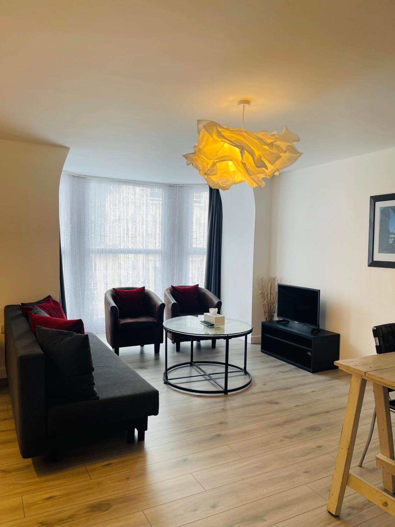 One Bedroom Apartment, No 4 *