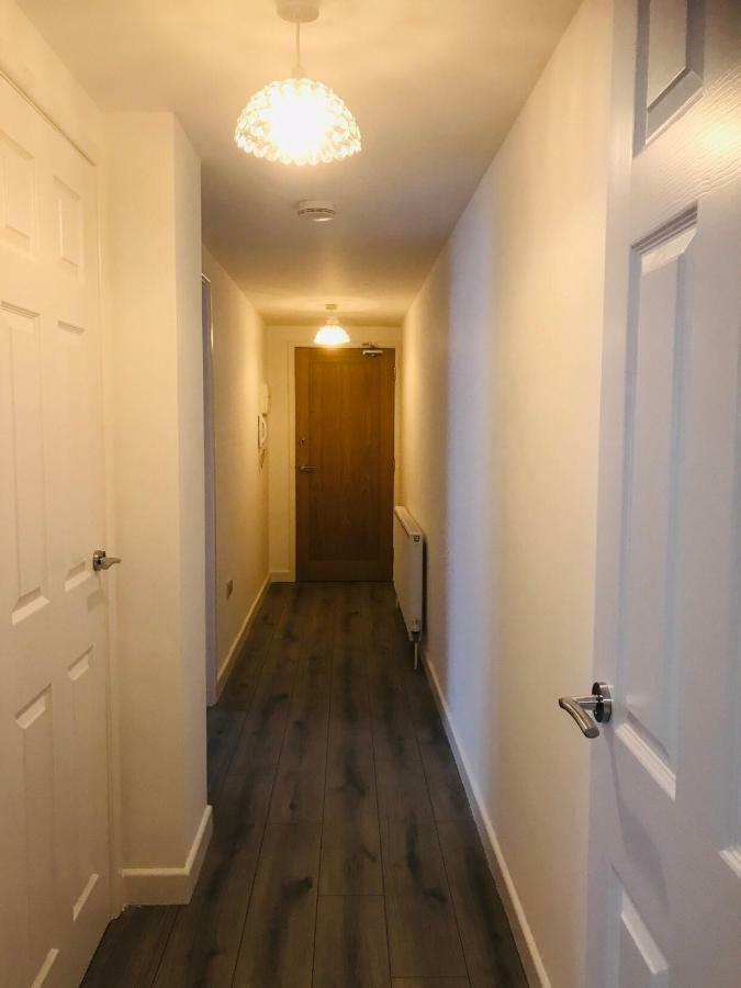 One Bedroom Apartment, No 4 *